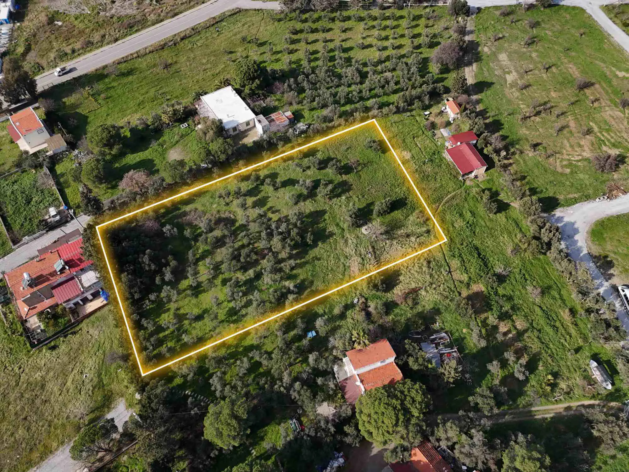AKARCA BALIKÇI BARINAĞINA ÇOK YAKIN KONUMDA ARSA