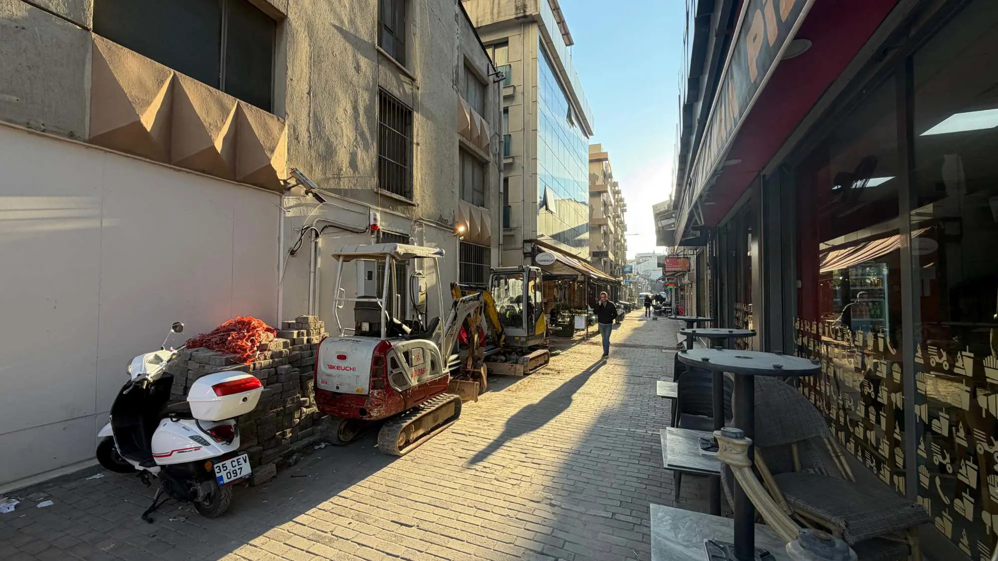 ALSANCAK’TA 68 M² BATARLI DÜKKAN YÜKSEK YAYA TRAFİĞİ TİCARİ POTANSİYEL