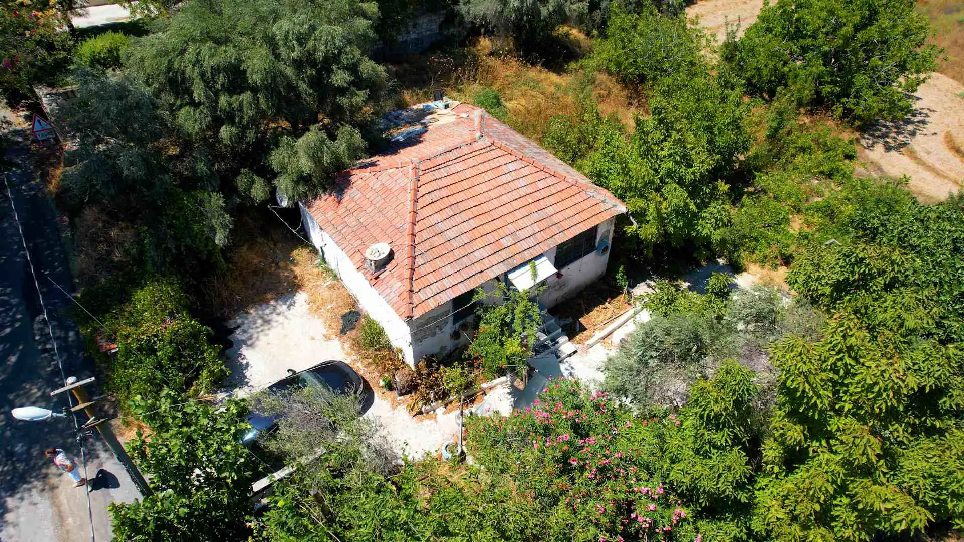 URLA’NIN EN DEĞERLİ LOKASYONUNDA GELECEĞE YATIRIMLIK BÜYÜK ARSA
