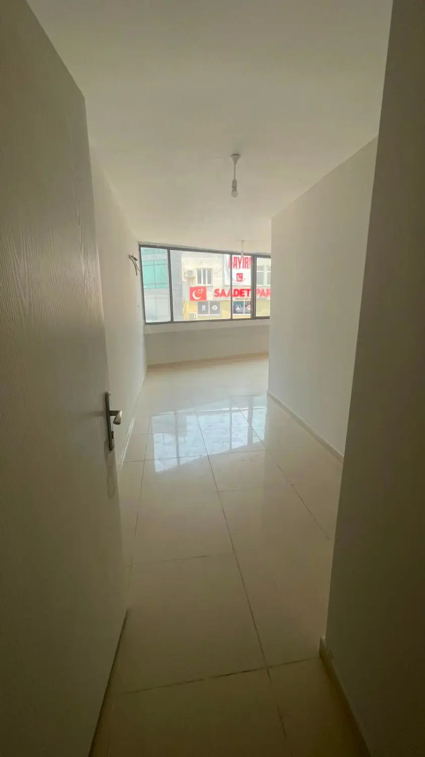 KEMALPAŞA SOĞUKPINAR’DA 40 M² NET, TAPULU, BOŞ OFİS | KREDİYE UYGUN