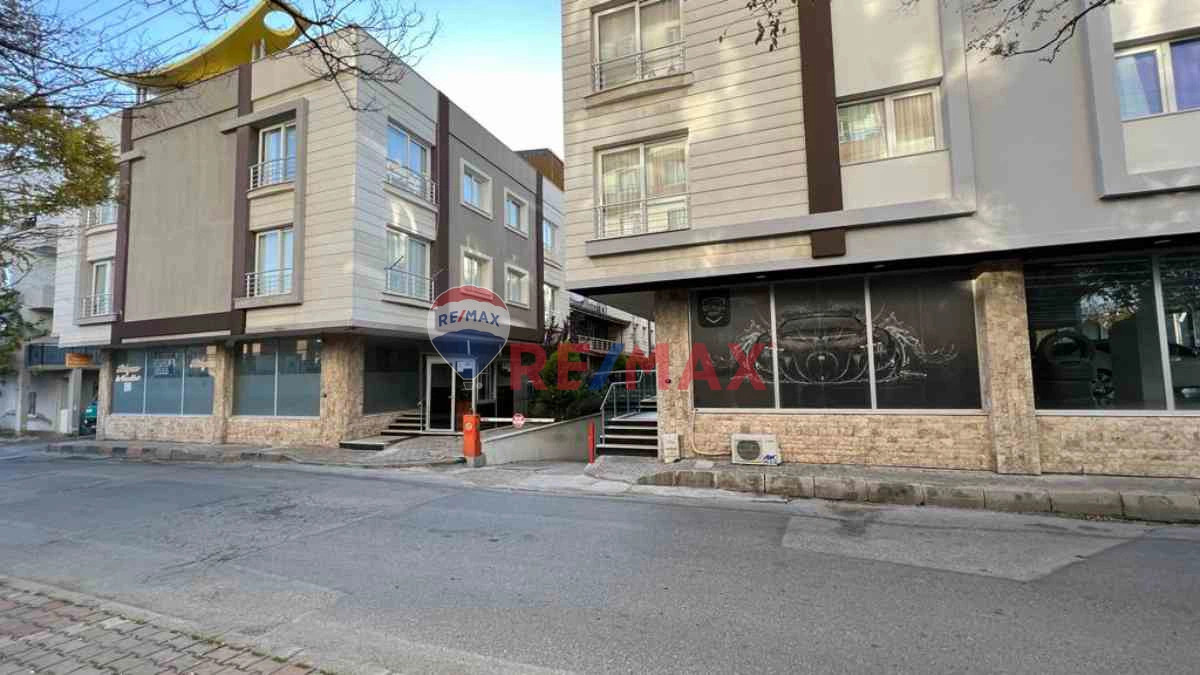 BORNOVA EGE ÜNIVERSITESI VE FORUM AVM YAKINI 1+1 EŞYALI KIRALIK DAIRE