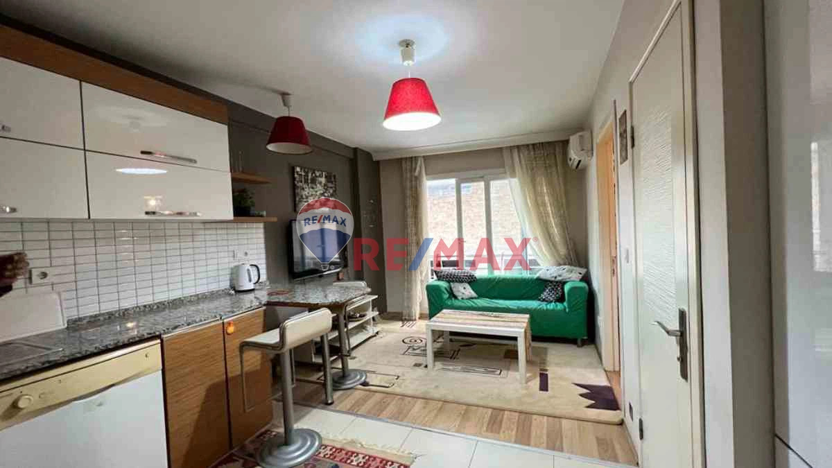 BORNOVA EGE ÜNIVERSITESI VE FORUM AVM YAKINI 1+1 EŞYALI KIRALIK DAIRE