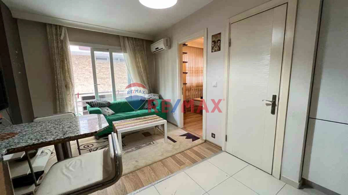 BORNOVA EGE ÜNIVERSITESI VE FORUM AVM YAKINI 1+1 EŞYALI KIRALIK DAIRE